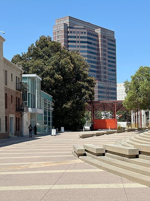 Edward R. Roybal Federal Building and U.S. Courthouse, Los Angeles—venue for federal filings, Public Domain photo.