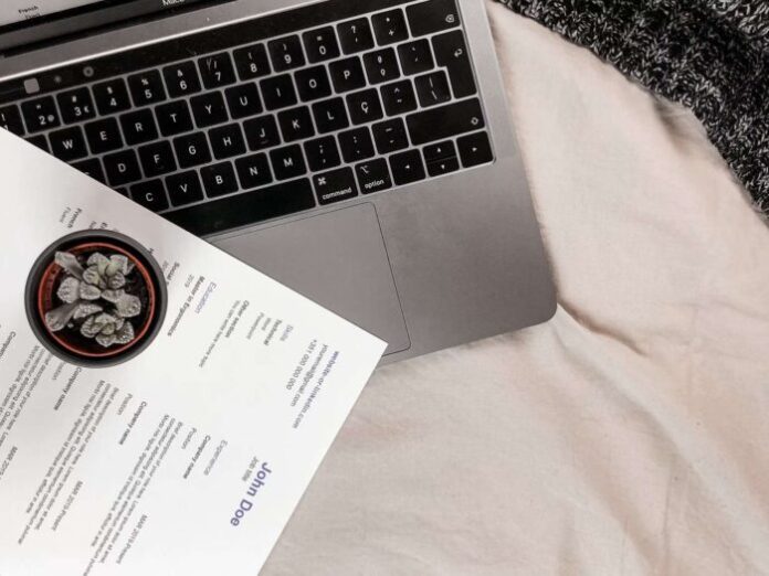 Make Informed Hiring Decisions with Thorough and Fast Employee Background Check Services